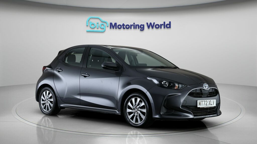 Toyota Yaris Icon Grey