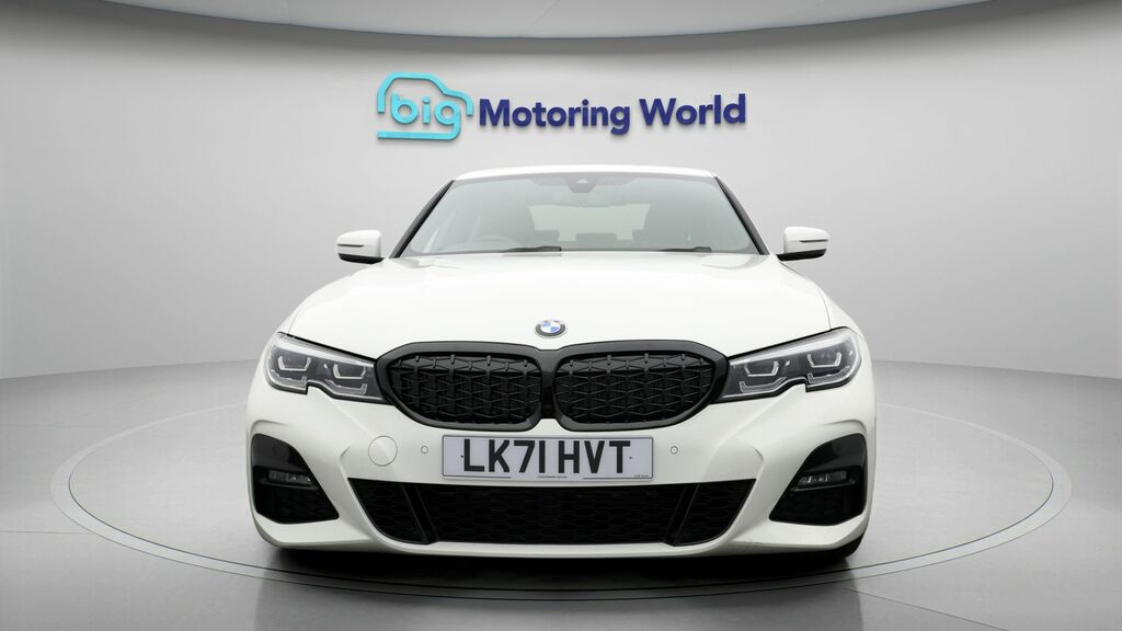 BMW 3 Series M Sport LK71HVT White #2
