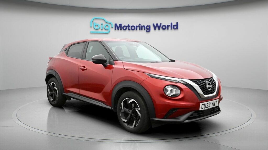 Nissan Juke N-connecta Red