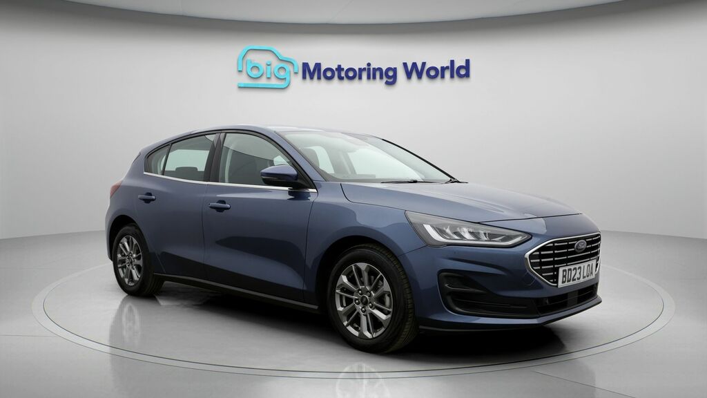Ford Focus Titanium Blue
