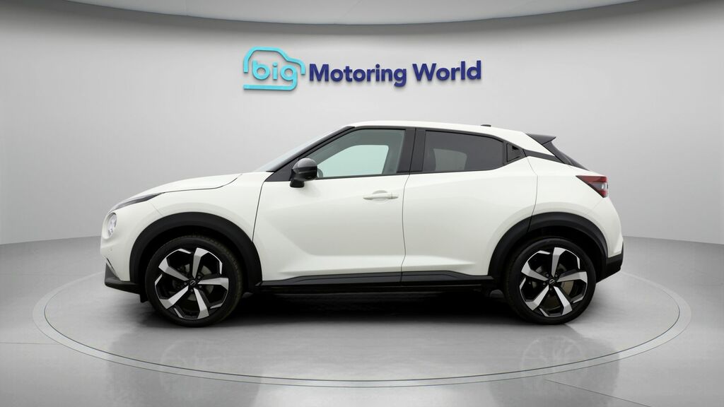 Nissan Juke Tekna White #4