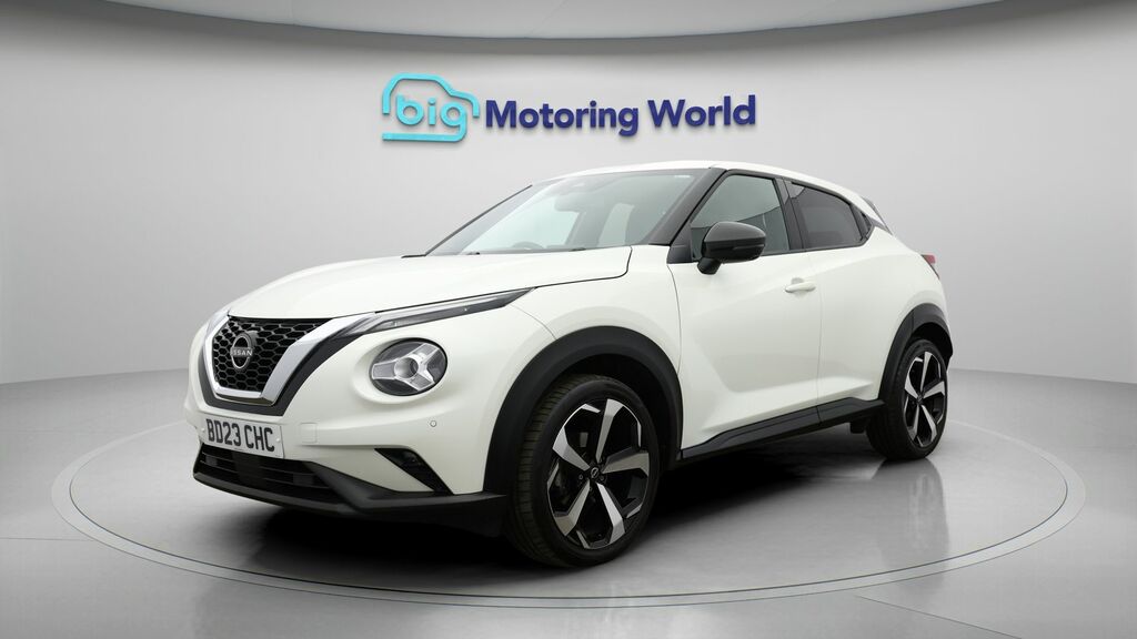 Nissan Juke Tekna White #3