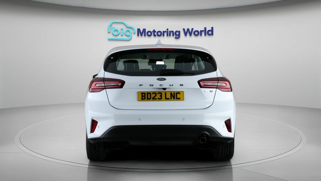 Ford Focus Titanium White #6
