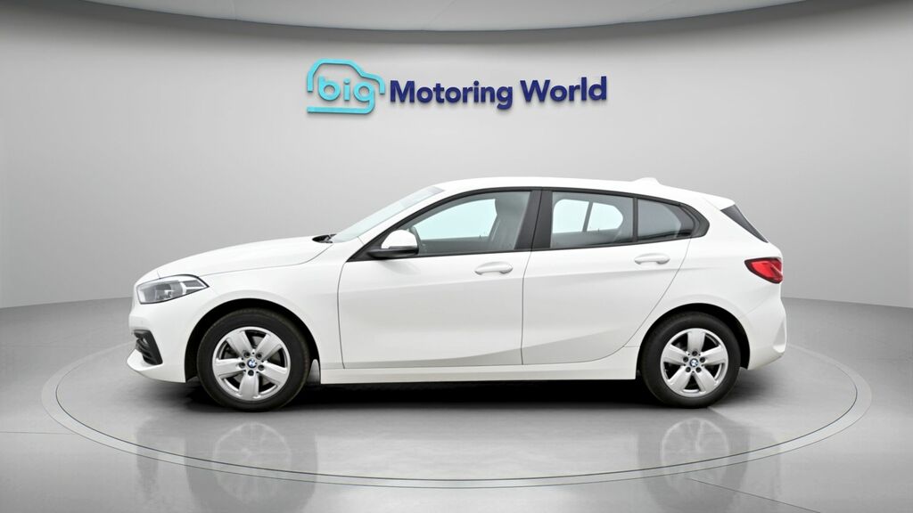 BMW 1 Series Se White #4