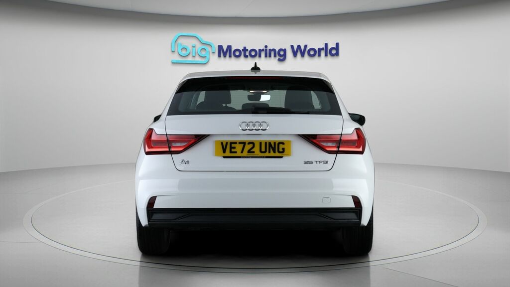 Audi A1 Technik VE72UNG White #6