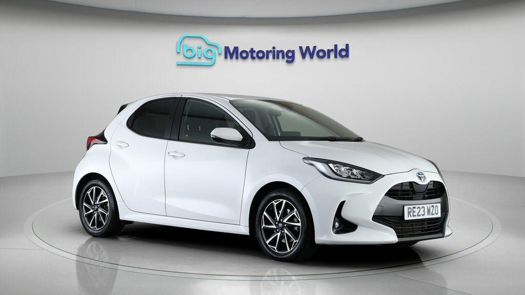 Toyota Yaris Design White