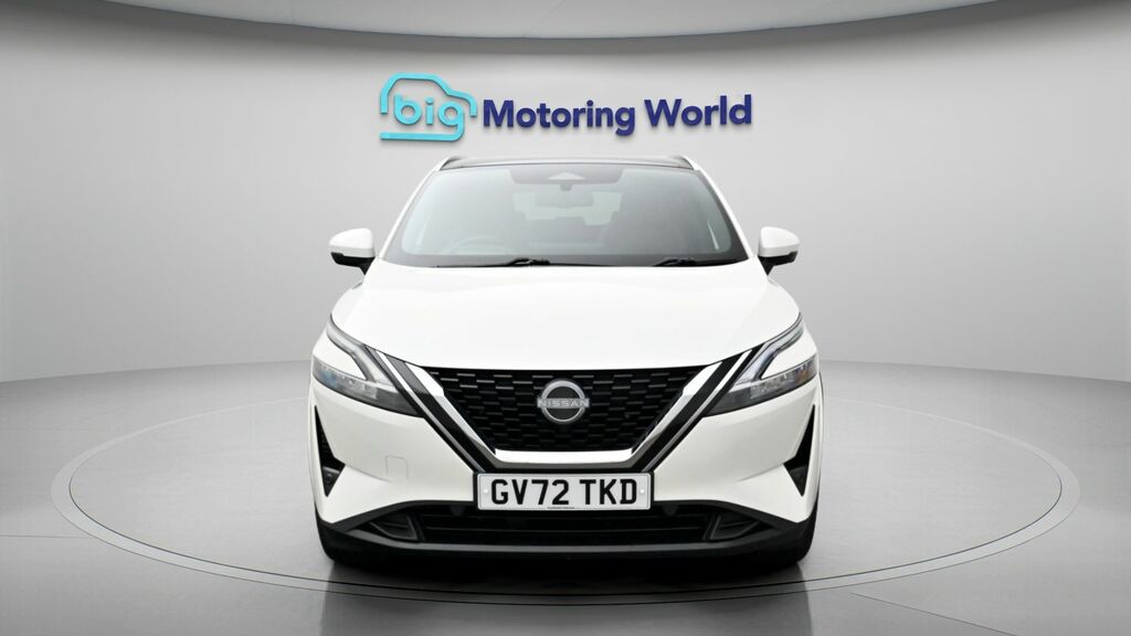 Nissan Qashqai Tekna White #2