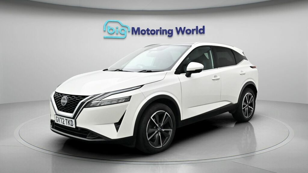 Nissan Qashqai Tekna White #3