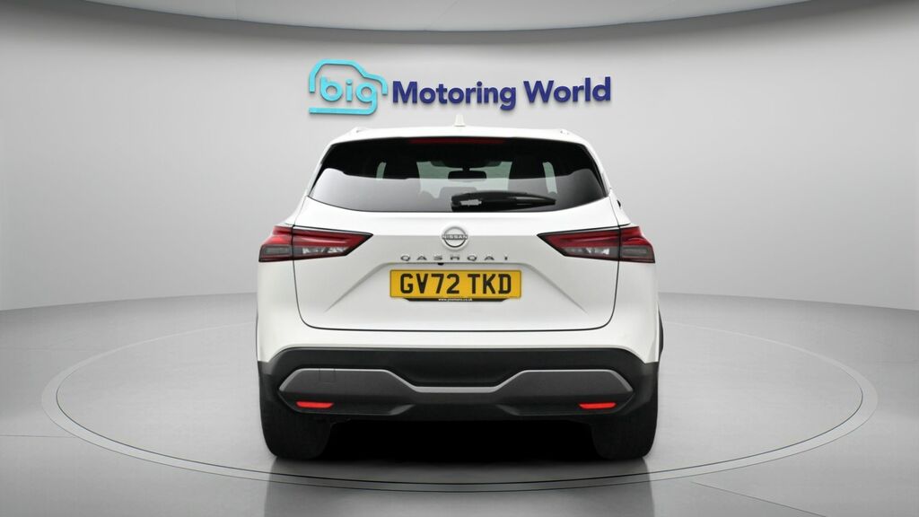 Nissan Qashqai Tekna White #6