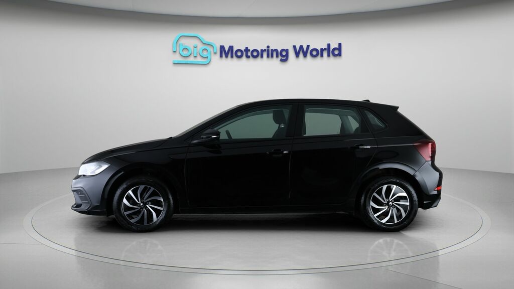 Volkswagen Polo Life CX24OFJ Black #4