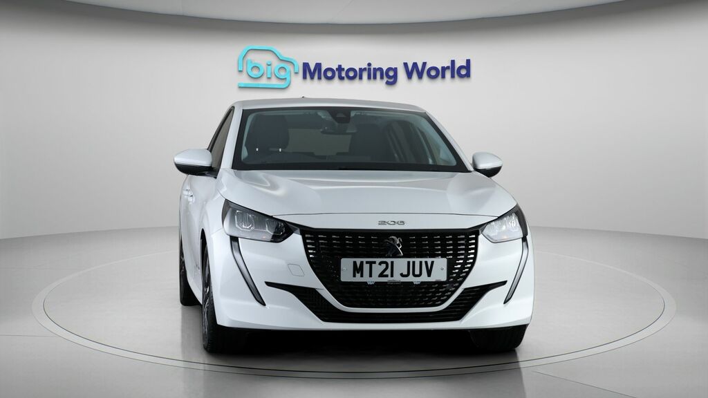 Peugeot 208 Allure White #2