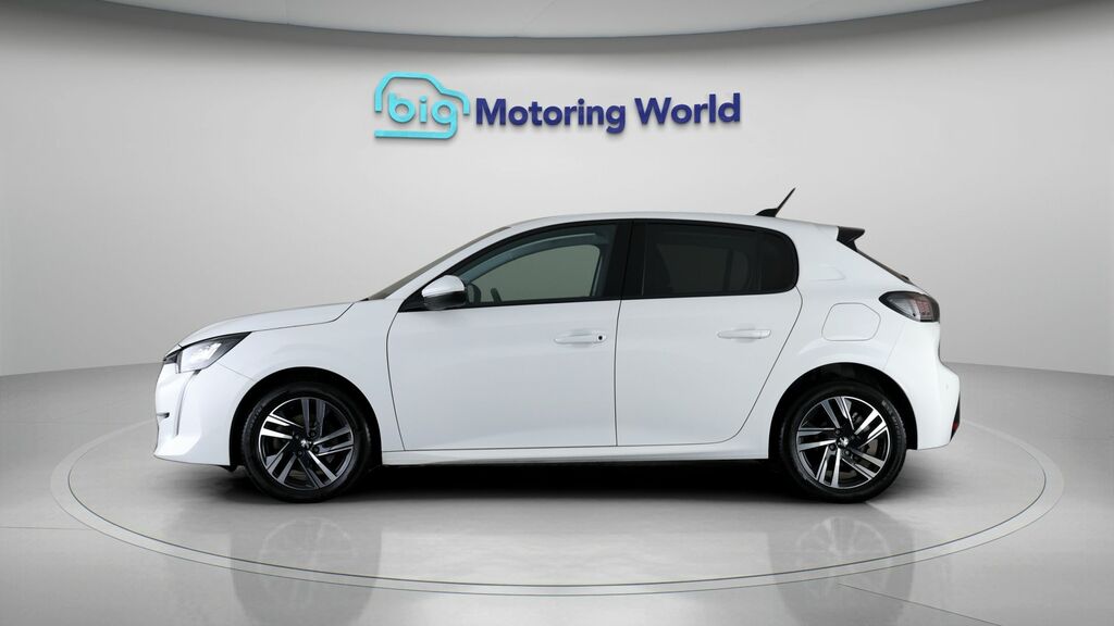 Peugeot 208 Allure White #4