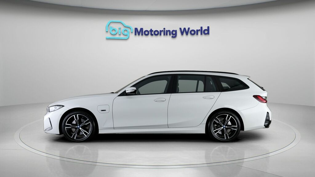 BMW 3 Series M Sport HT72KFE White #4