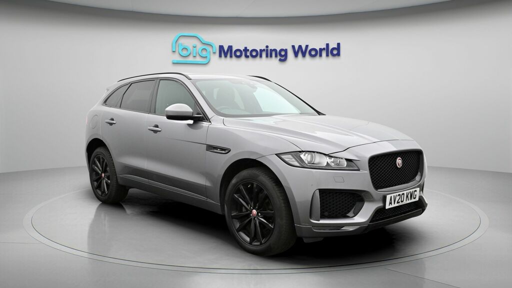 Jaguar F-Pace Chequered Flag Grey