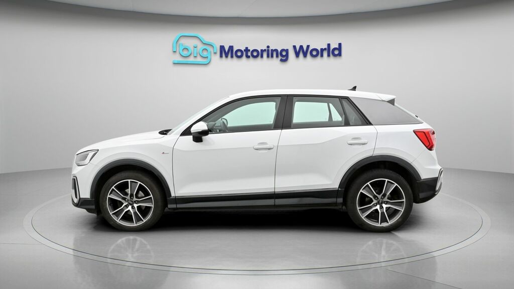 Audi Q2 S Line LM23MSV White #4
