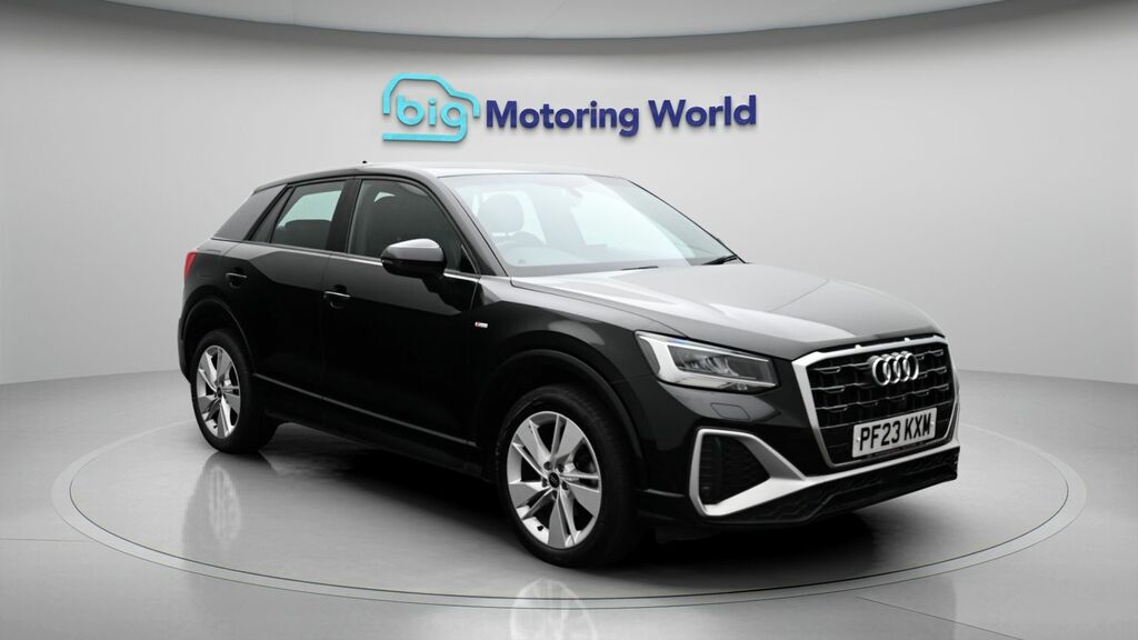 Audi Q2 S Line Black