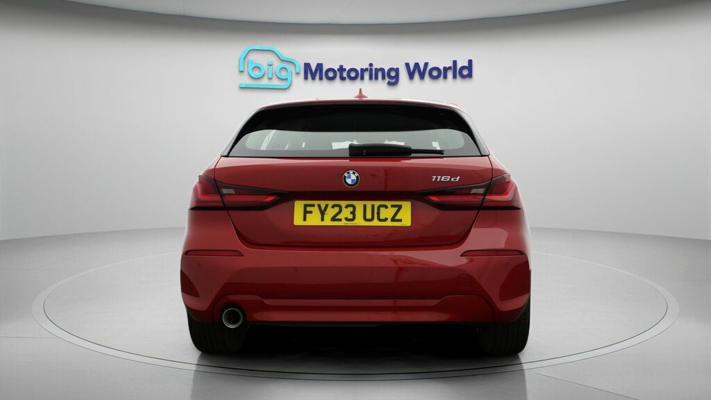 BMW 1 Series Se Red #6