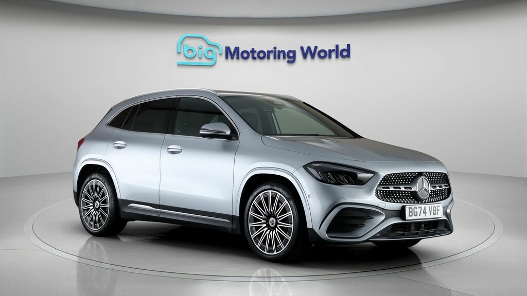 Mercedes-Benz GLA Class Amg Line Silver