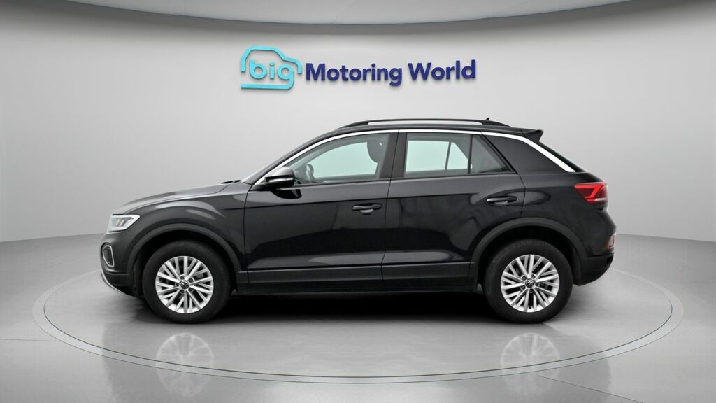 Volkswagen T-Roc Life Black #4