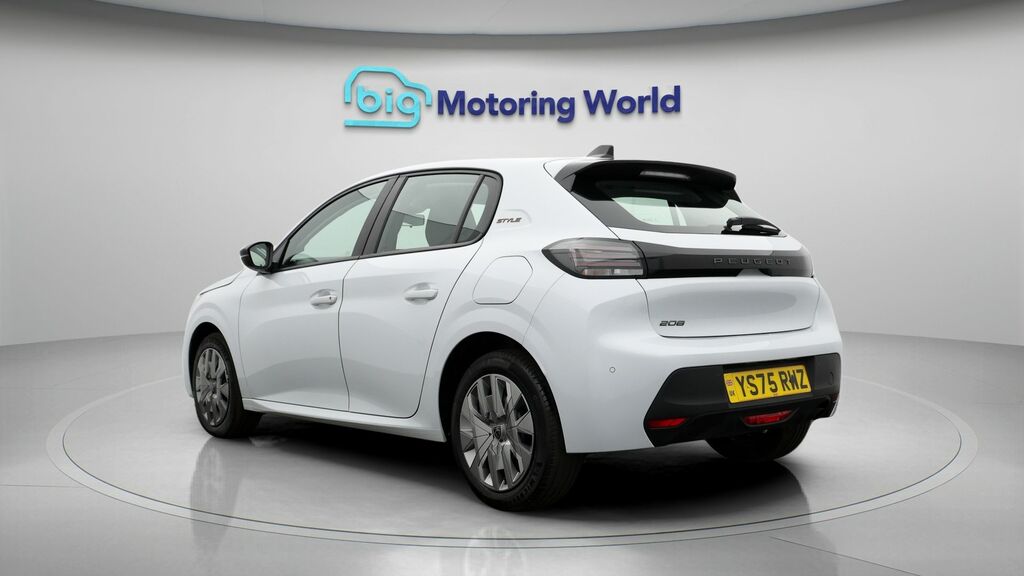Peugeot 208 Style White #5