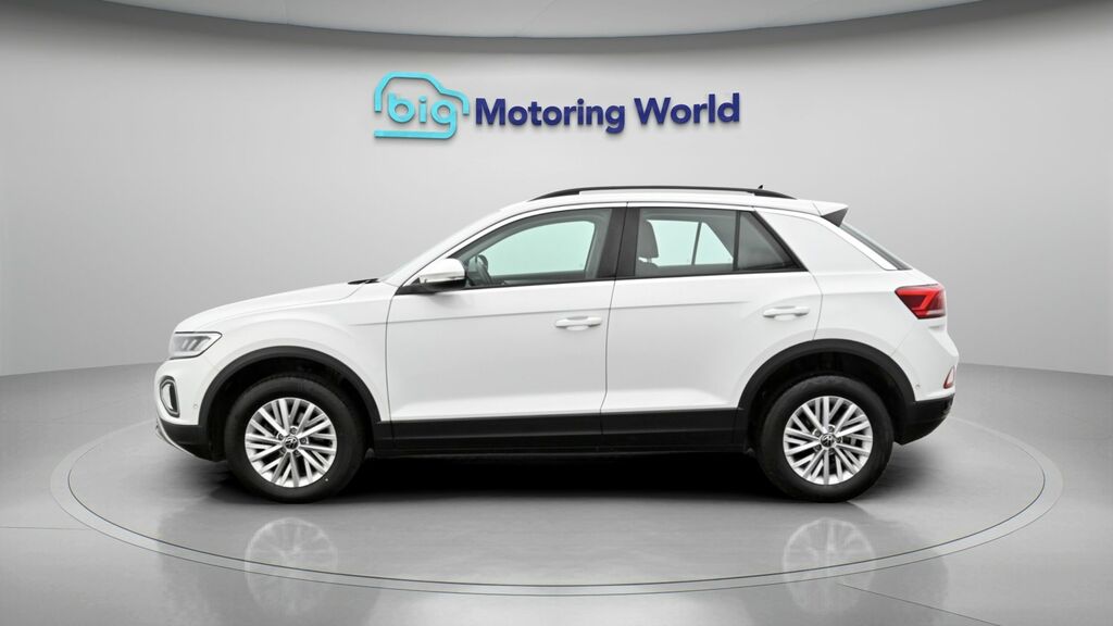 Volkswagen T-Roc Life VU72LWJ White #4