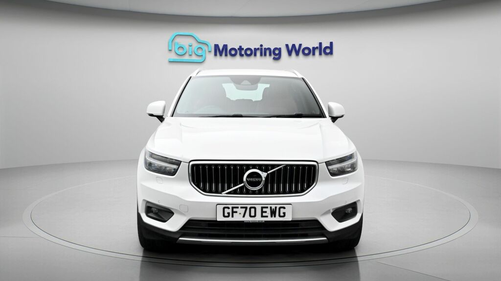Volvo XC40 Inscription Pro GF70EWG White #2
