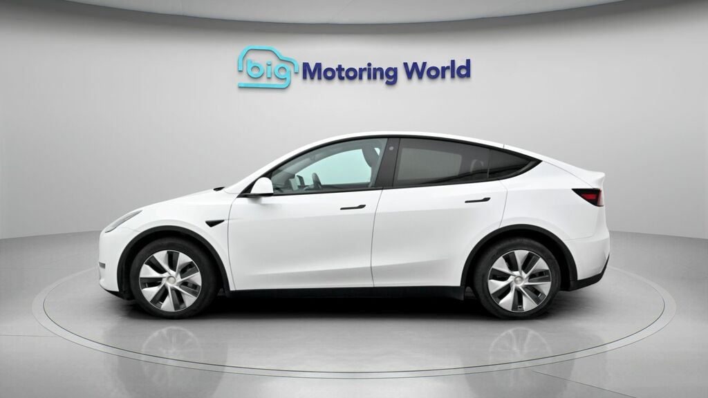 Tesla Model Y Long Range GL72NGJ White #4