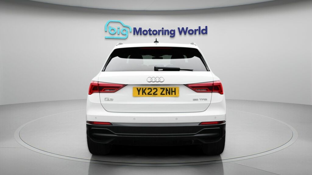Audi Q3 Black Edition YK22ZNH White #6