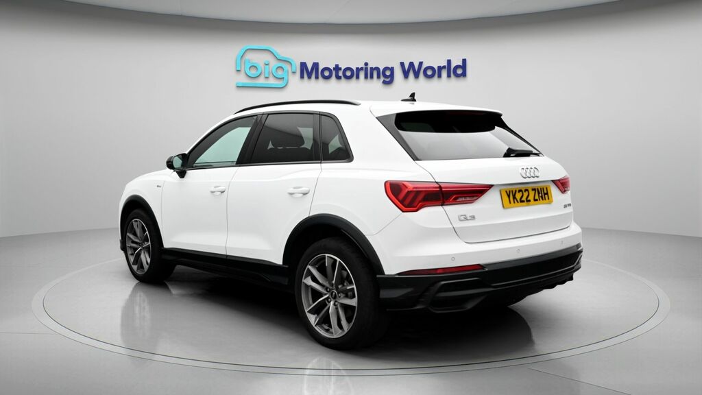 Audi Q3 Black Edition YK22ZNH White #5