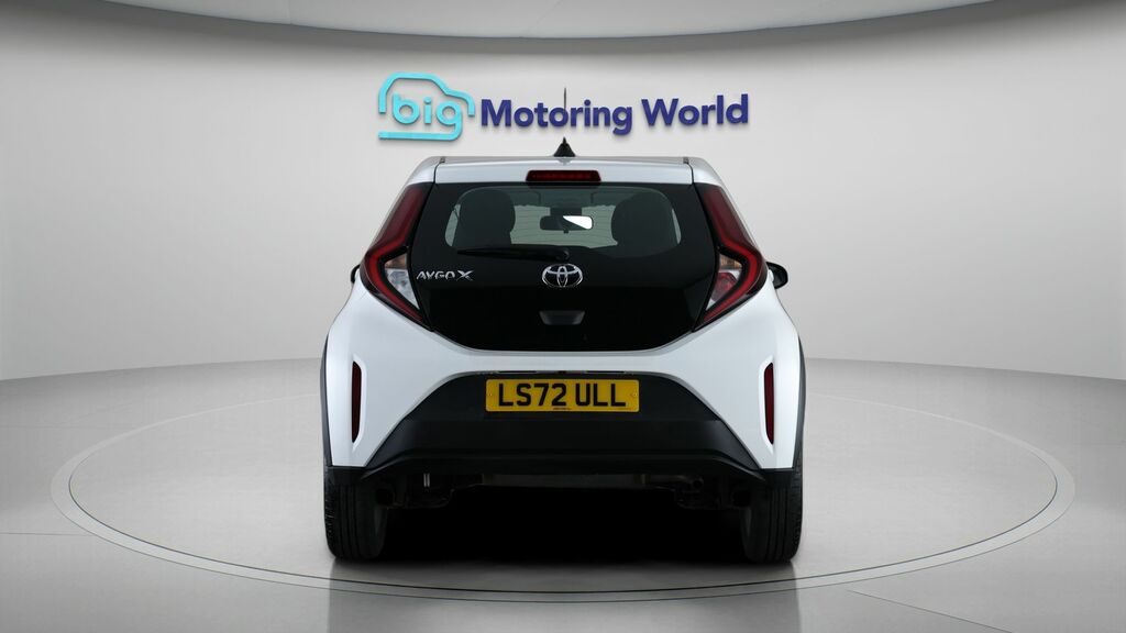 Toyota Aygo X Pure White #6