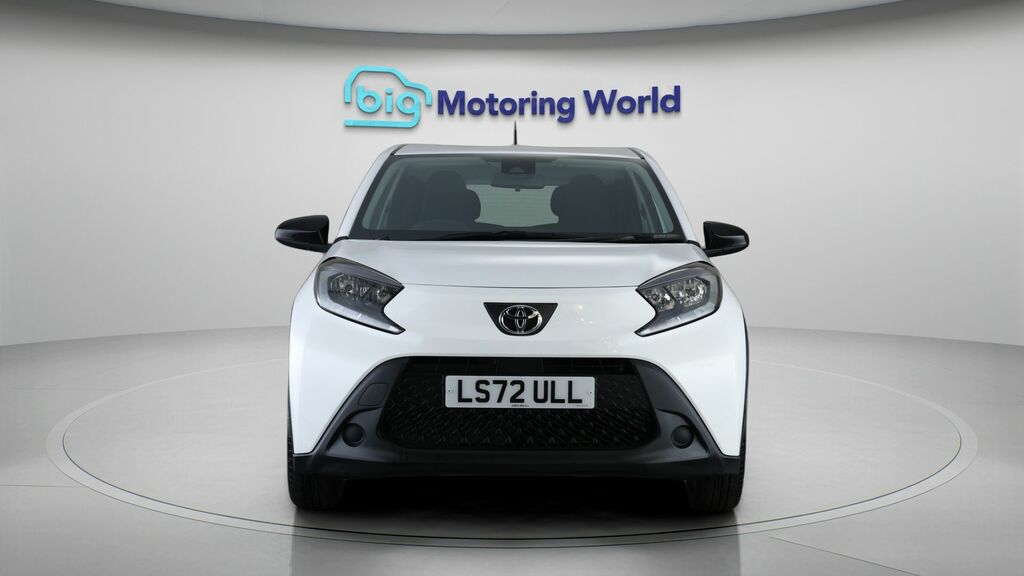 Toyota Aygo X Pure White #2