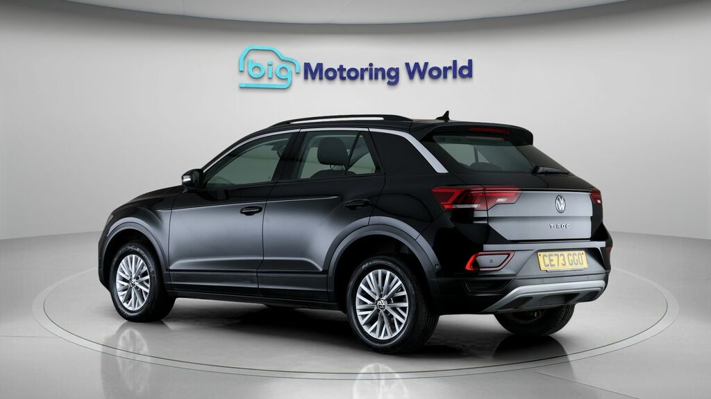 Volkswagen T-Roc Life CE73GGO Black #5