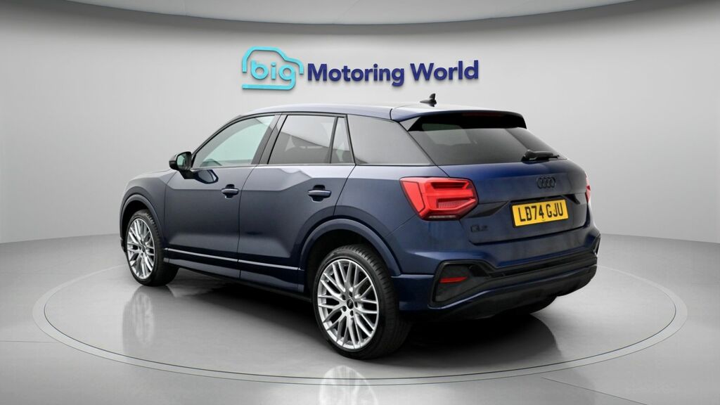Audi Q2 Black Edition LD74GJU Blue #5