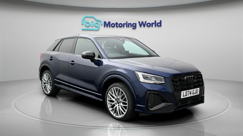 Audi Q2 Black Edition Blue