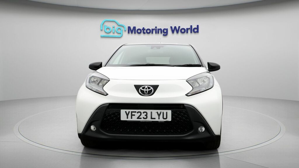 Toyota Aygo X Edge White #2