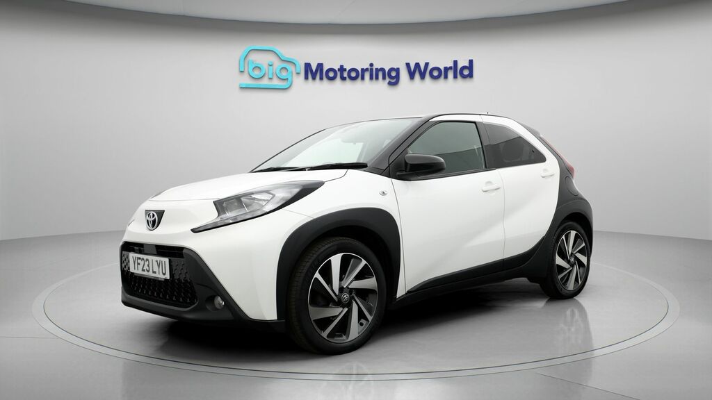 Toyota Aygo X Edge White #3