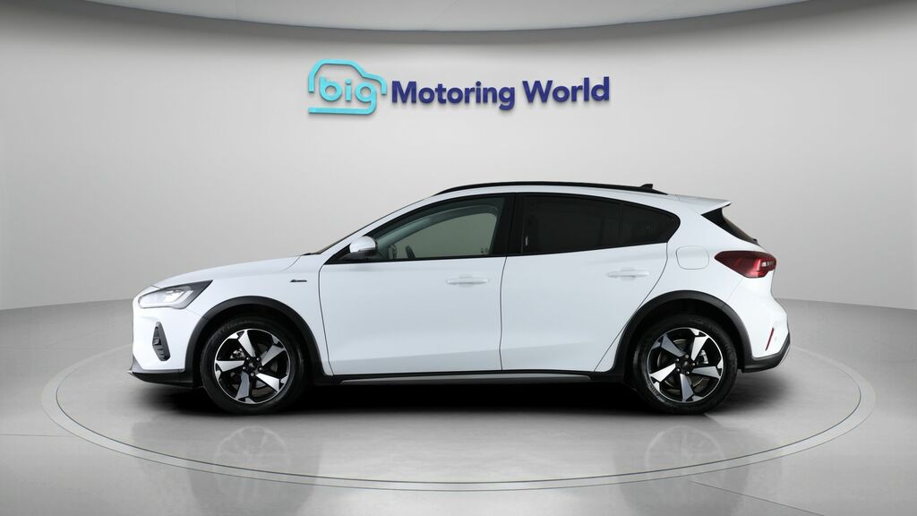 Ford Focus Active White #4