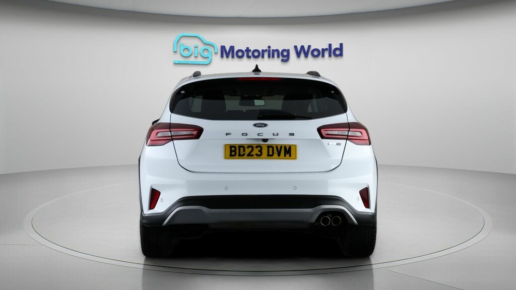 Ford Focus Active White #6