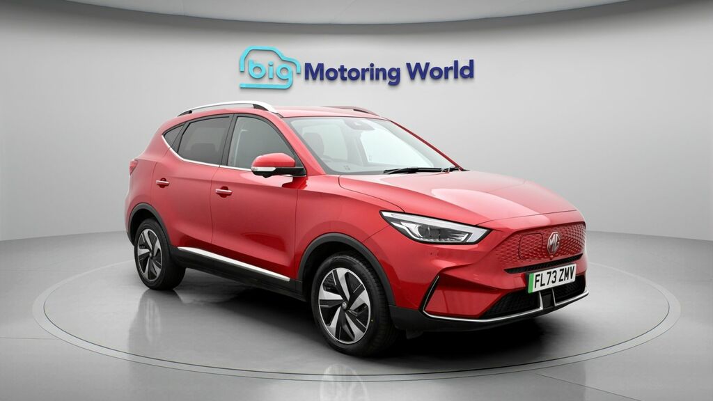 MG ZS Trophy Connect Long Range Red