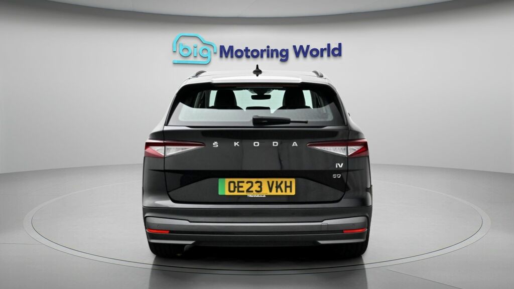 Skoda ENYAQ 60 Black #6