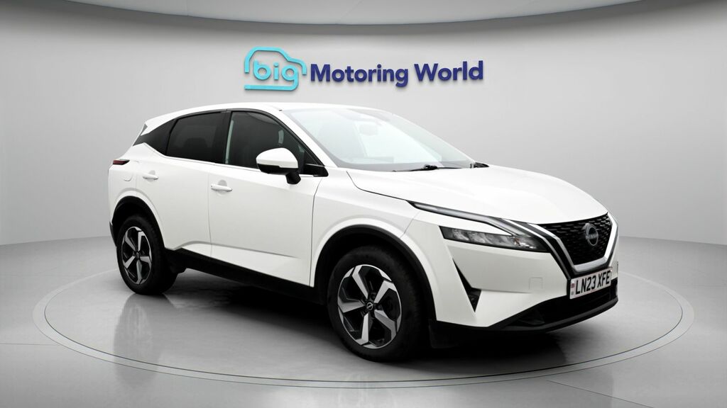 Nissan Qashqai N-connecta LN23XFE White