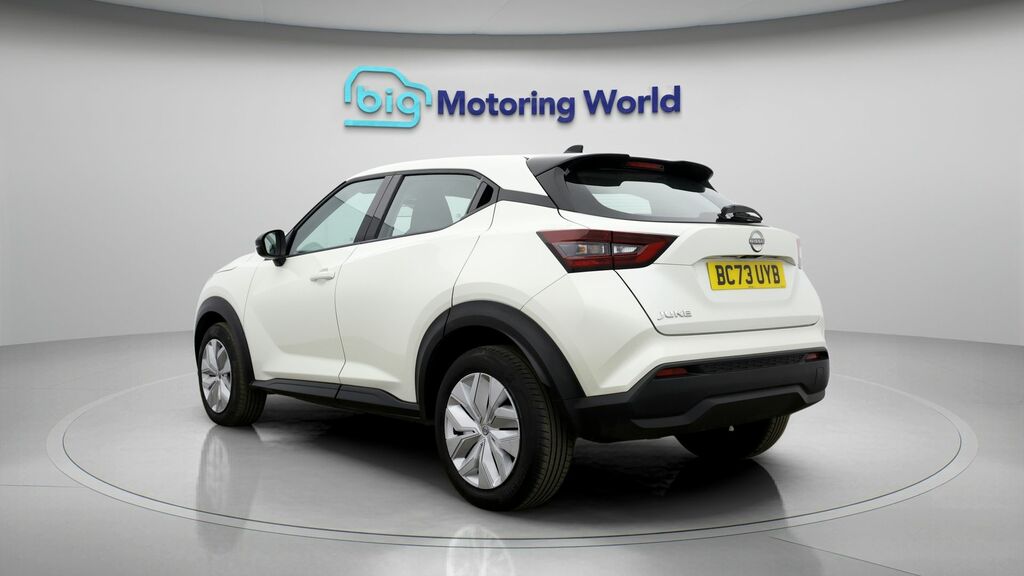 Nissan Juke Acenta White #5