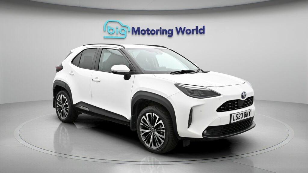 Toyota Yaris Cross Excel White