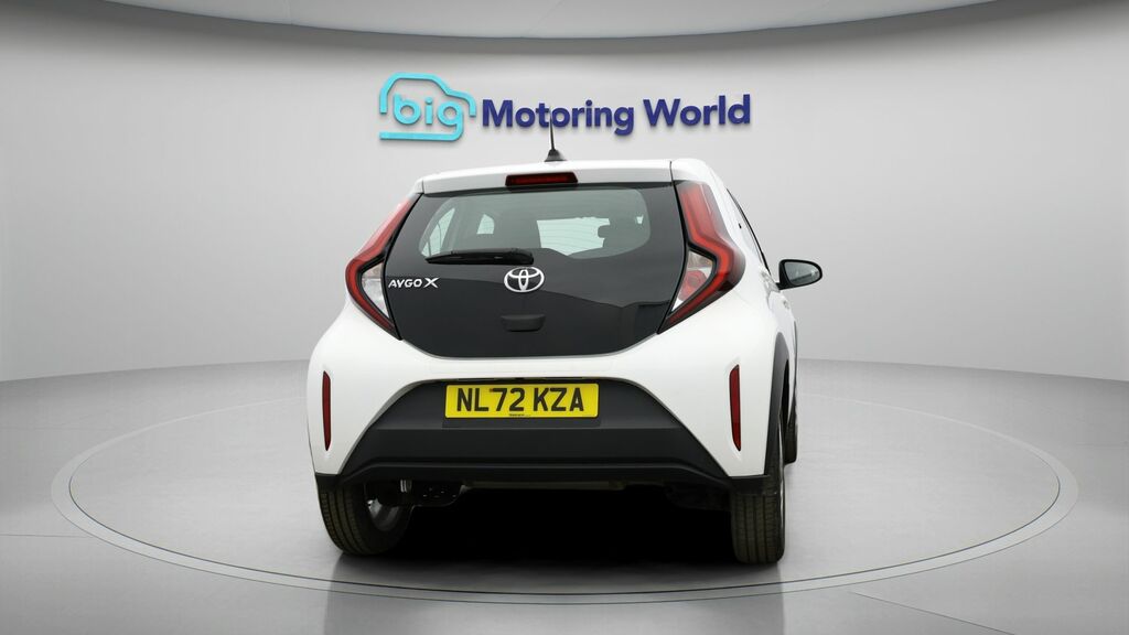 Toyota Aygo X Pure White #6