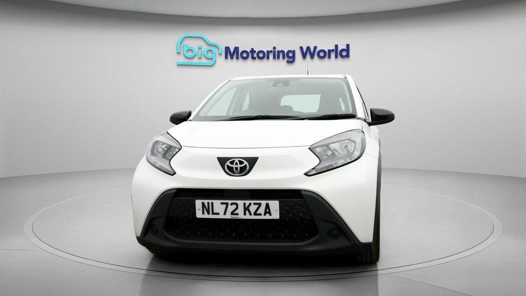 Toyota Aygo X Pure White #2