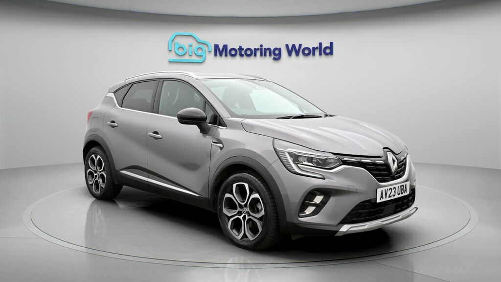 Renault Captur Techno Grey