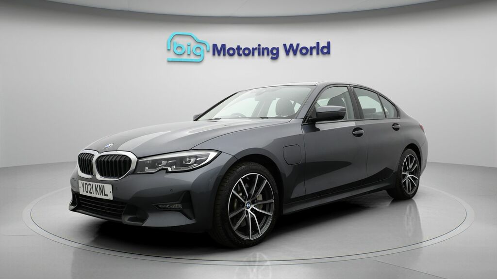 BMW 3 Series Sport Pro YO21KNL Grey #3