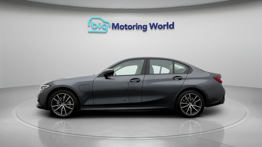 BMW 3 Series Sport Pro YO21KNL Grey #4
