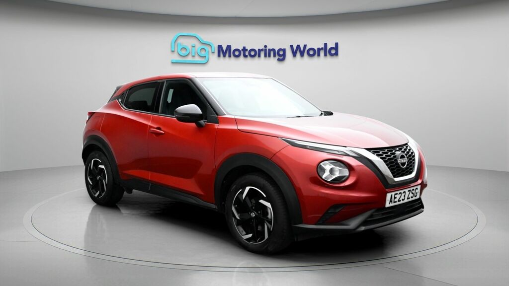 Nissan Juke N-connecta Red