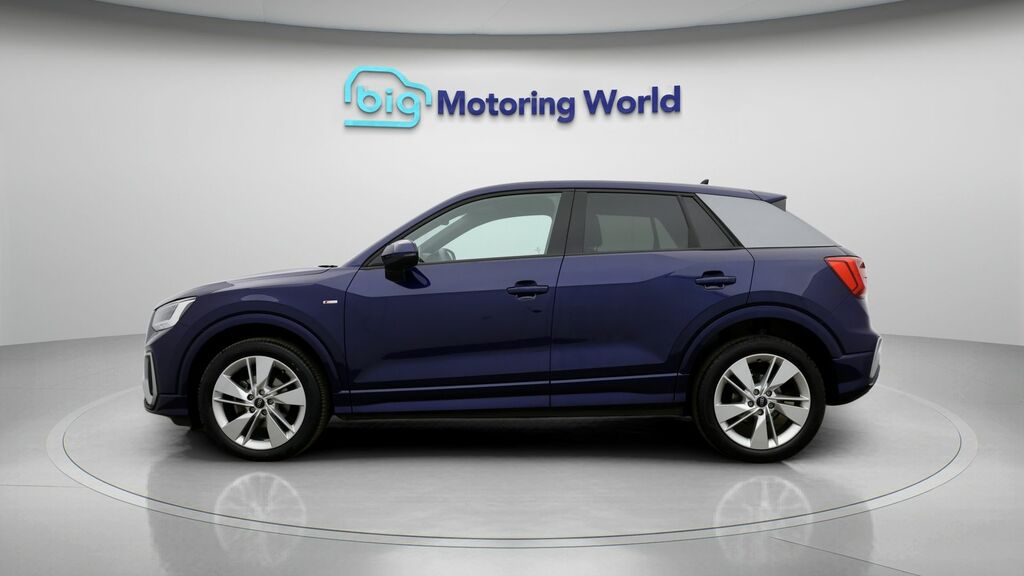 Audi Q2 S Line WN24LYV Blue #4